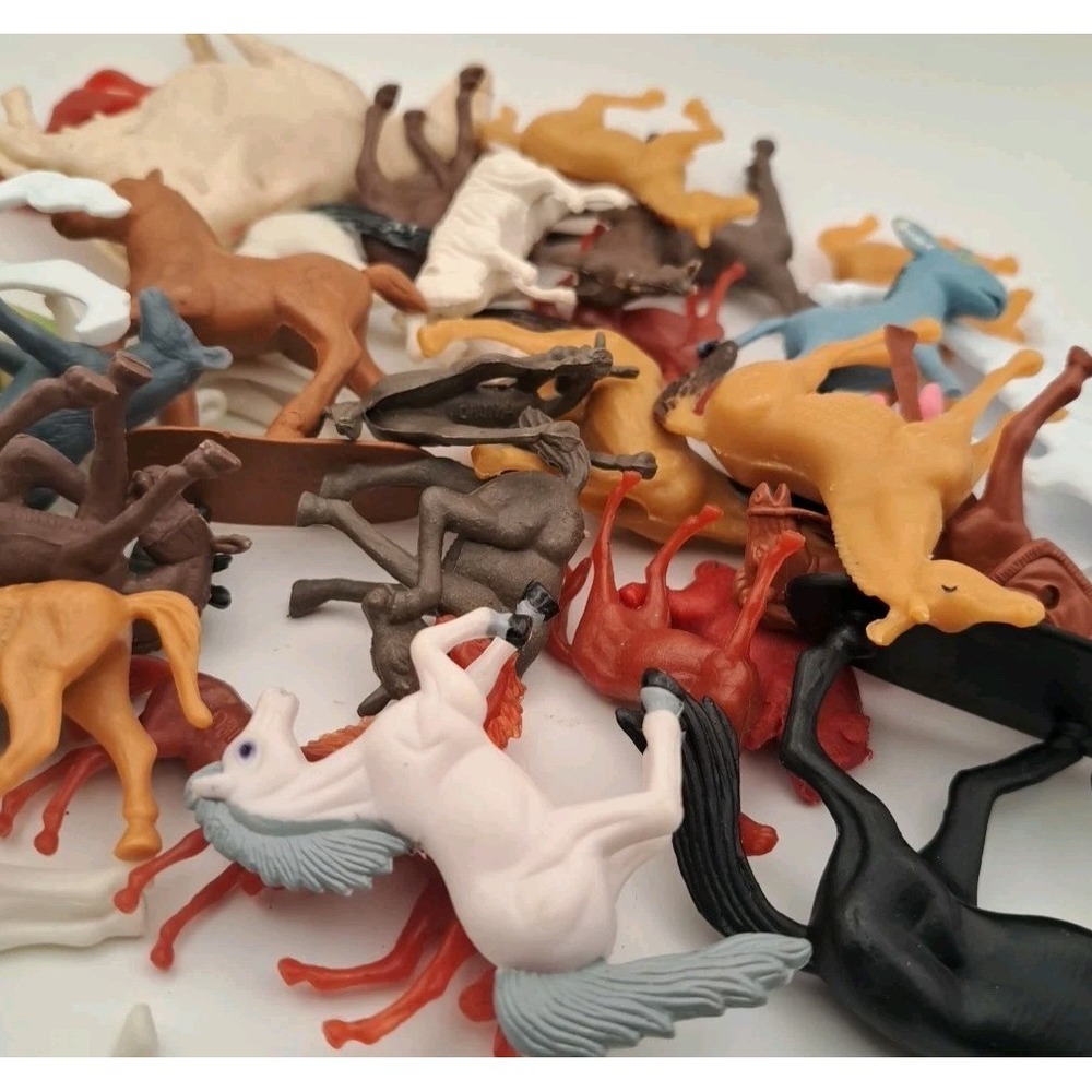Vtg/Modern Plastic Farm Animals Lot Horses Cows Pigs Donkeys Chickens 1.88 lbs